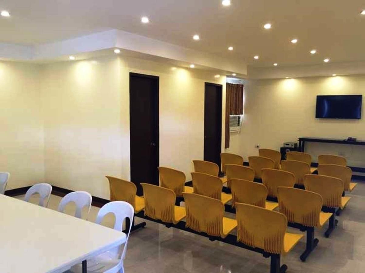 Rainbowland Hotel Олонгапо Екстериор снимка