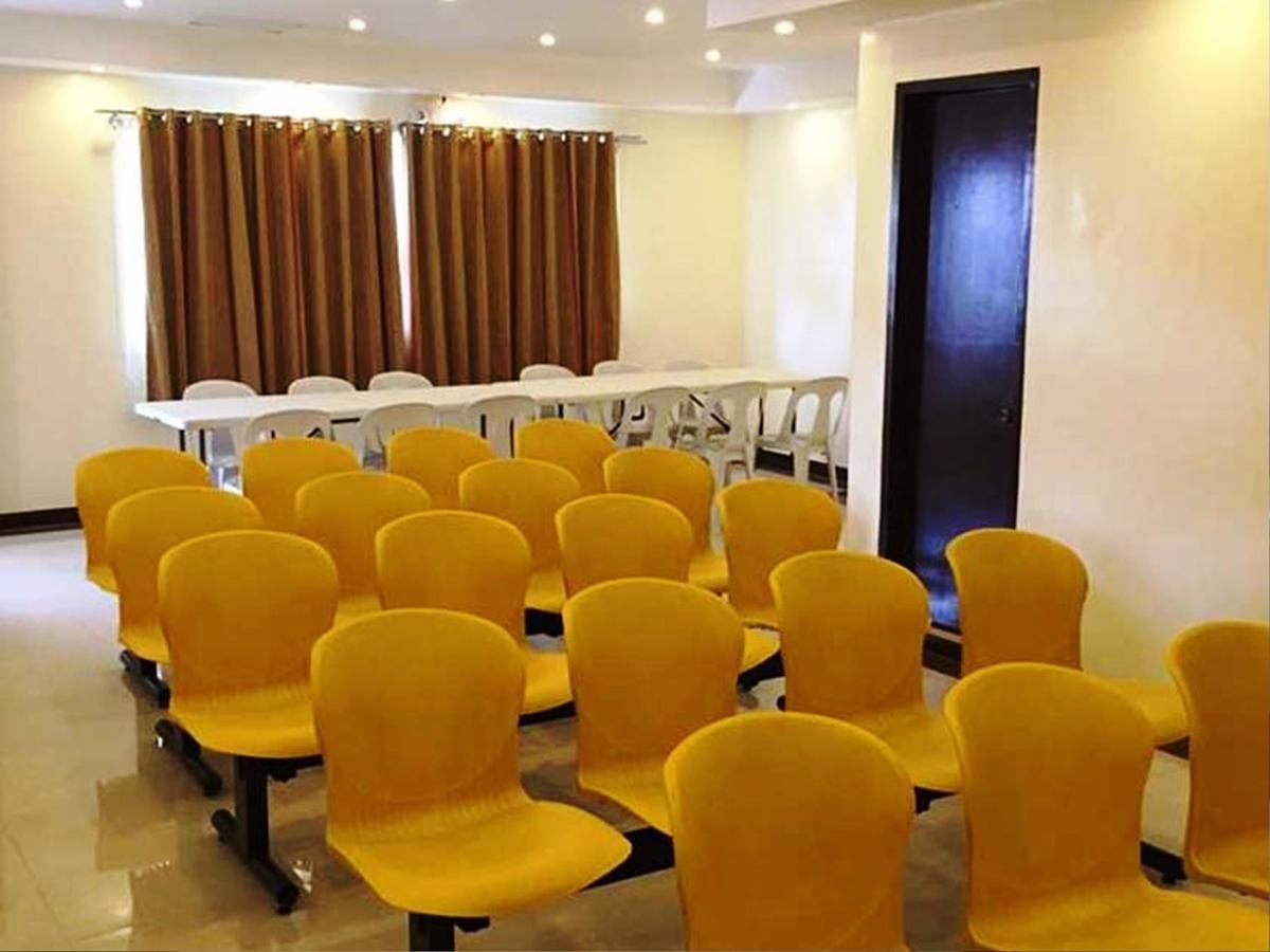 Rainbowland Hotel Олонгапо Екстериор снимка